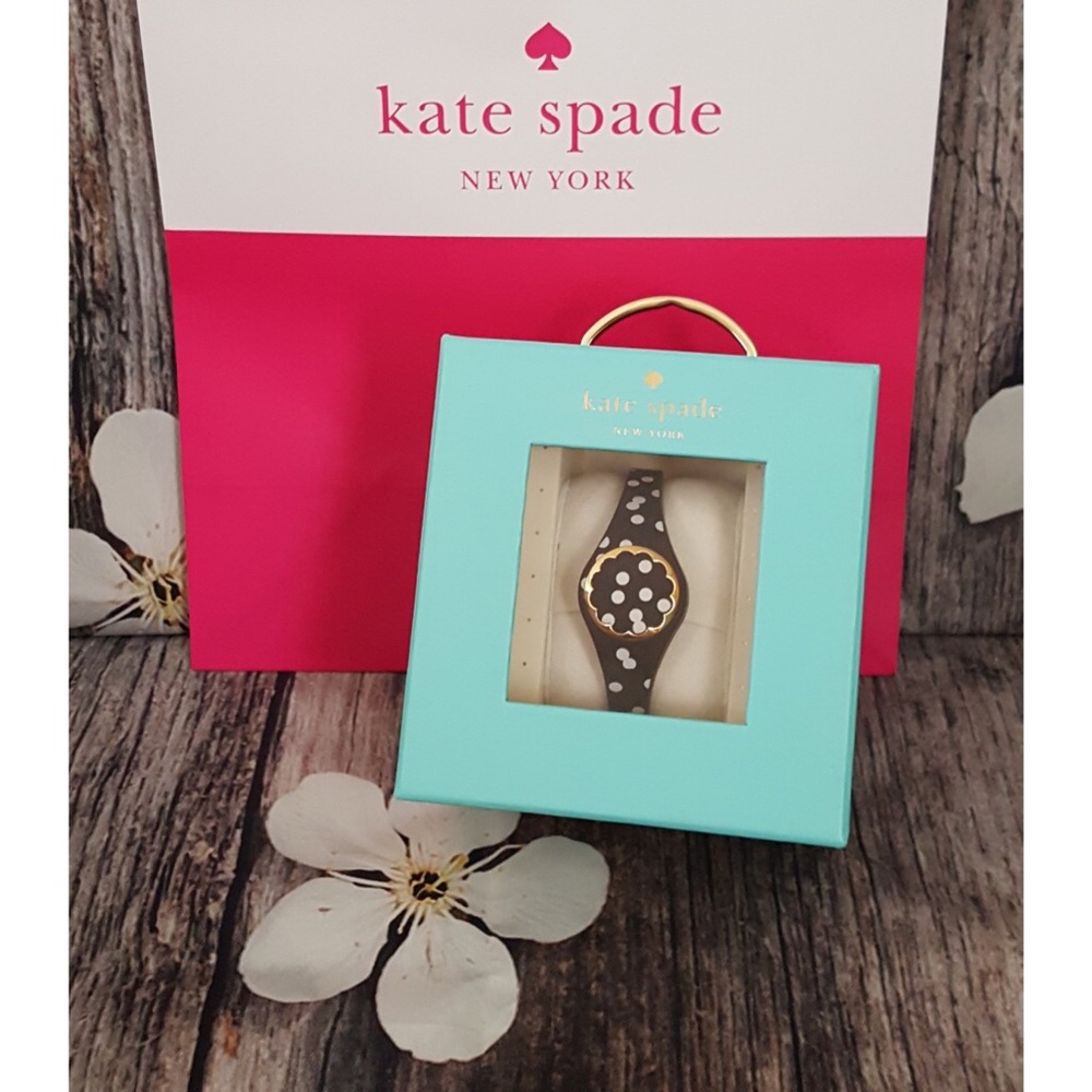 ⭐️NWT Kate Spade Scallop Activity Tracker